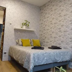 Superbe Au 1er Etage, Proche De La Gare Du Midi Appartement Brussel
